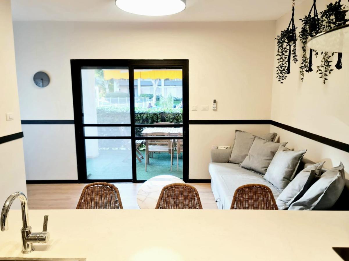 Royal Park- Magical Garden Apartment 엘라트 외부 사진
