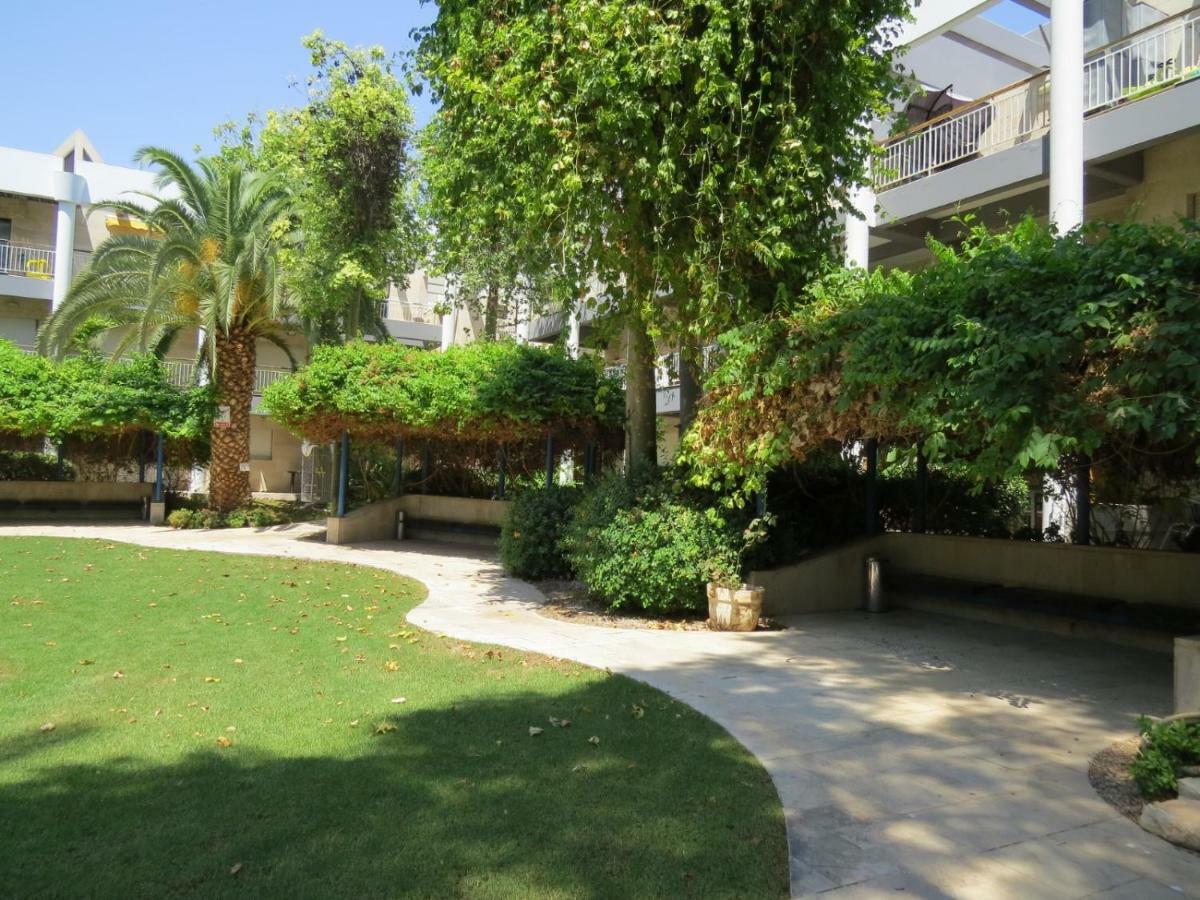 Royal Park- Magical Garden Apartment 엘라트 외부 사진